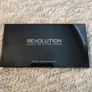 Makeup Revolution Blush Palette