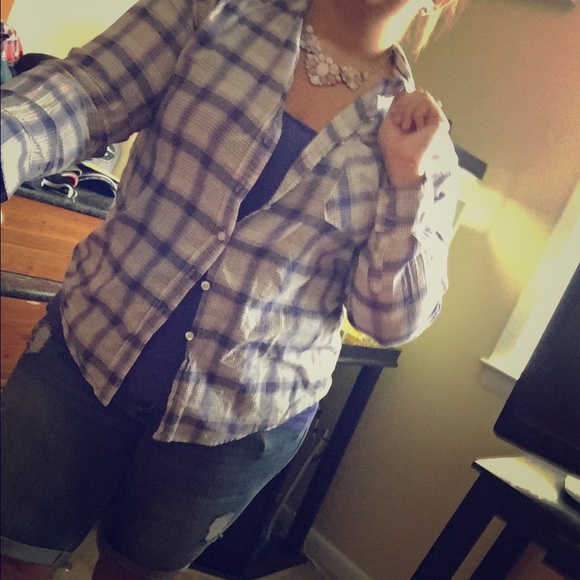 American eagle boyfriend fit plaid button down