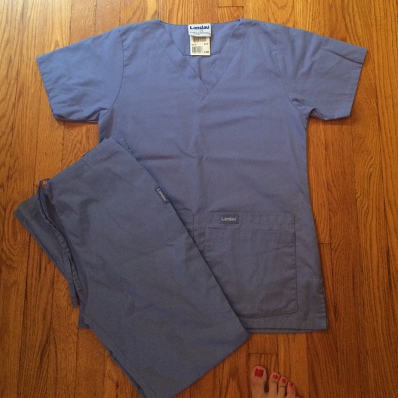 Women's scrubs set