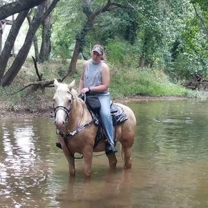 Meet your Posher, Tia