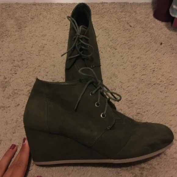 suede booties - Picture 2 of 2