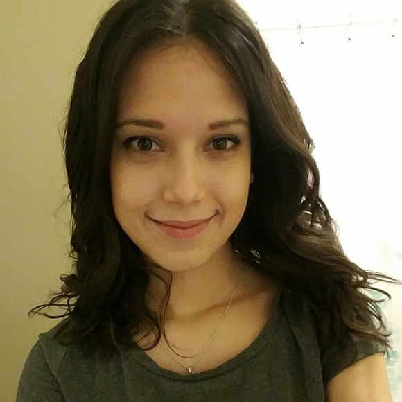 Meet your Posher, Andrea - Picture 1 of 1