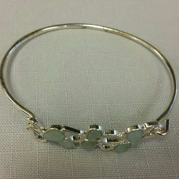 Mint Green Bracelet - Picture 2 of 4