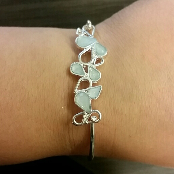 Mint Green Bracelet - Picture 4 of 4