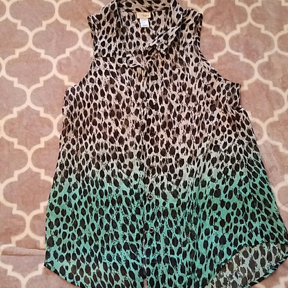 Daytrip size M button up