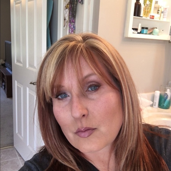 Meet your Posher, Carey