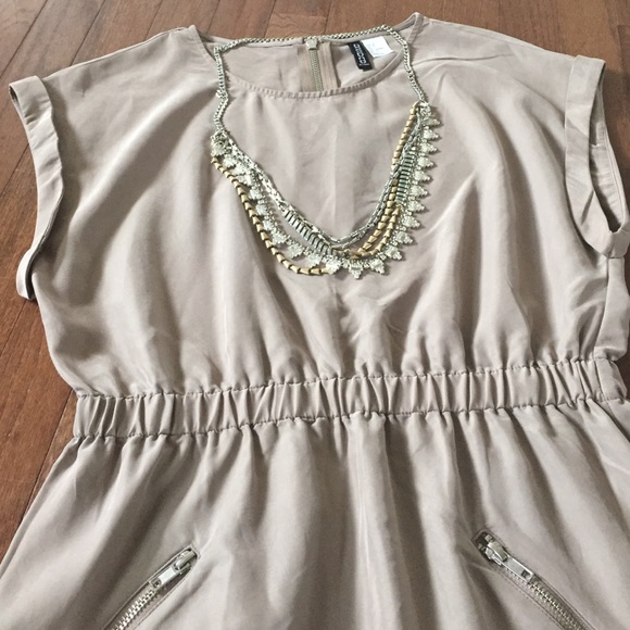 H&M Dividied tan dress - Picture 3 of 4
