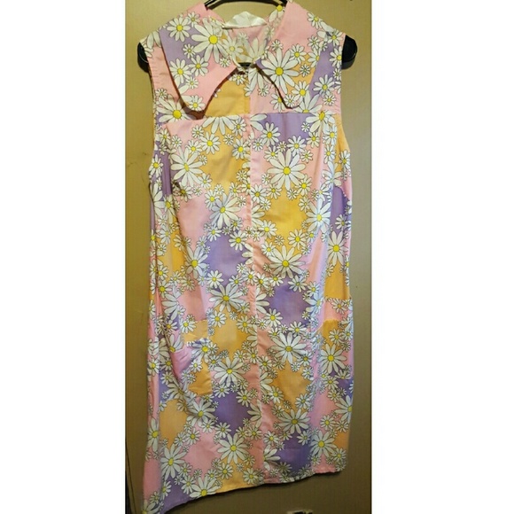 Pastel 60s floral smock shift uniform dress