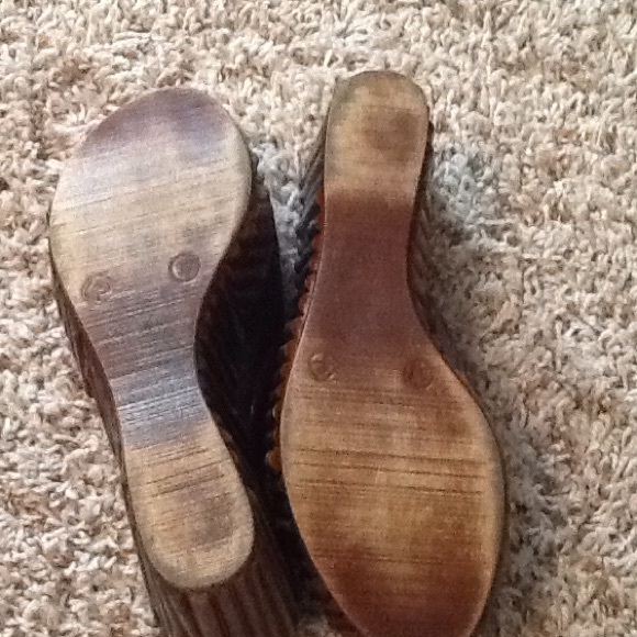 Shoes - Picture 3 of 4