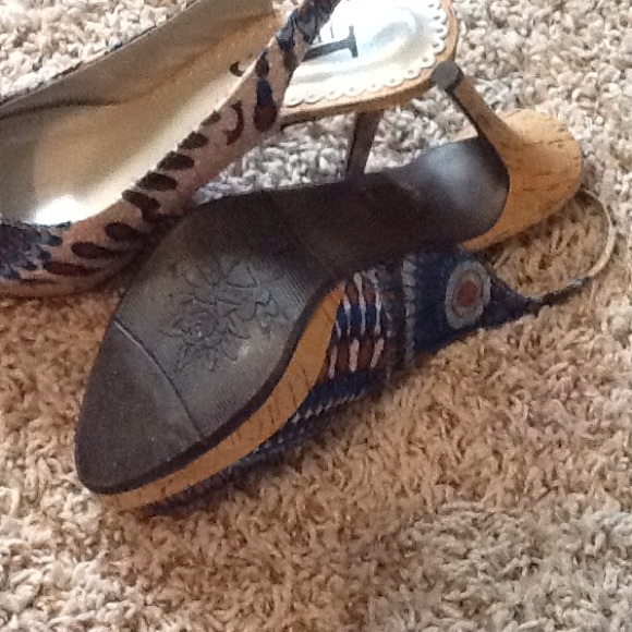 Shoes - Picture 3 of 4