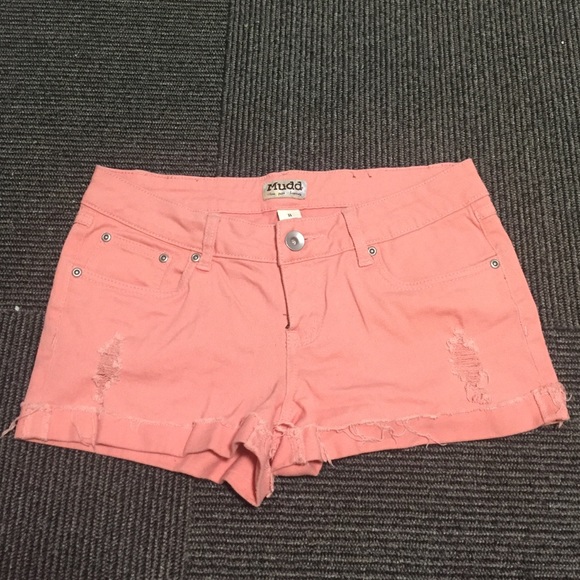 peach colored jean shorts !!