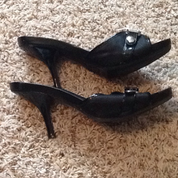 Shoes - Picture 2 of 4