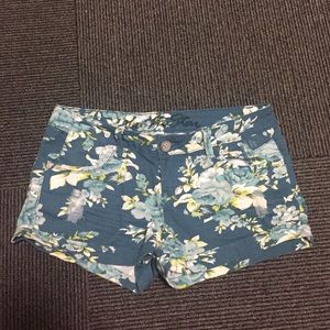 blue floral jean shorts !!!!!!