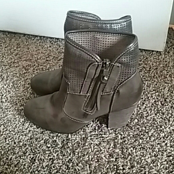 Distressed booties/ ankle boots - Picture 2 of 3
