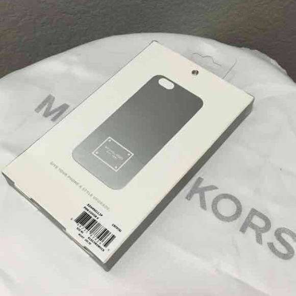 *SOLD* Michael Kors iPhone case - Picture 3 of 4