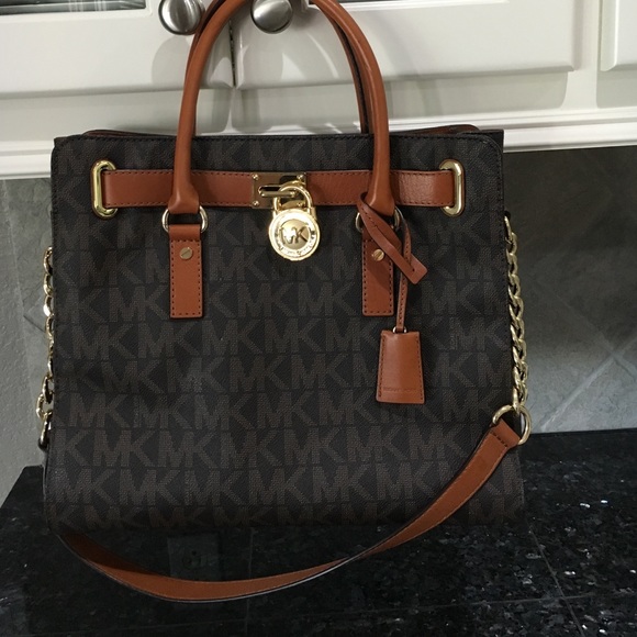 Michael Kors handbag purse. Used 4 times.