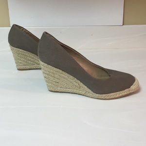 Ann Taylor Espadrille Wedges taupe sz 7