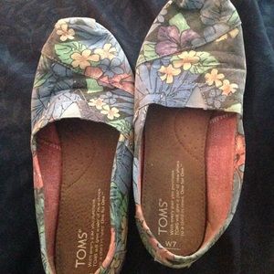 floral toms