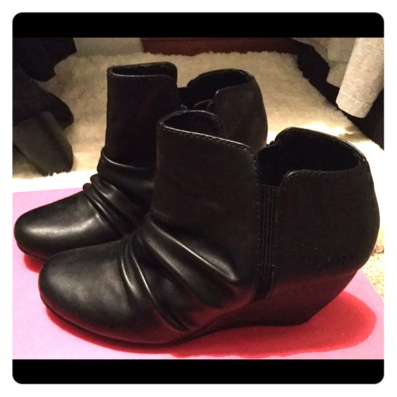 Blowfish ruched wedge bootie