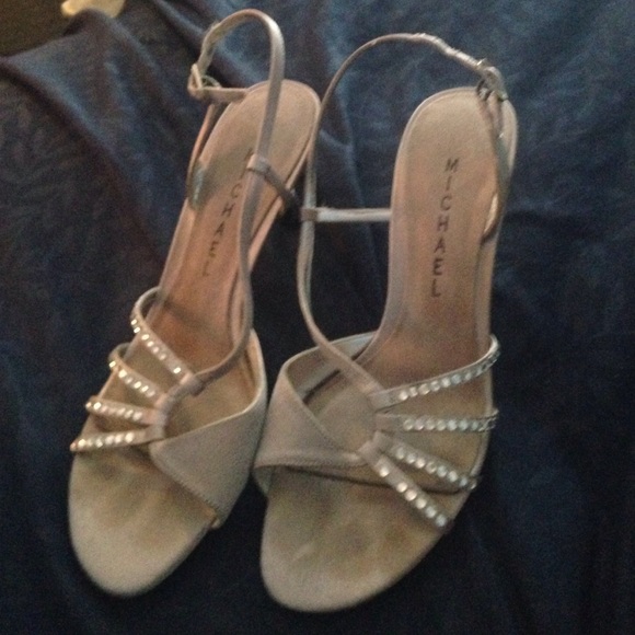 silver sandal flats - Picture 1 of 3