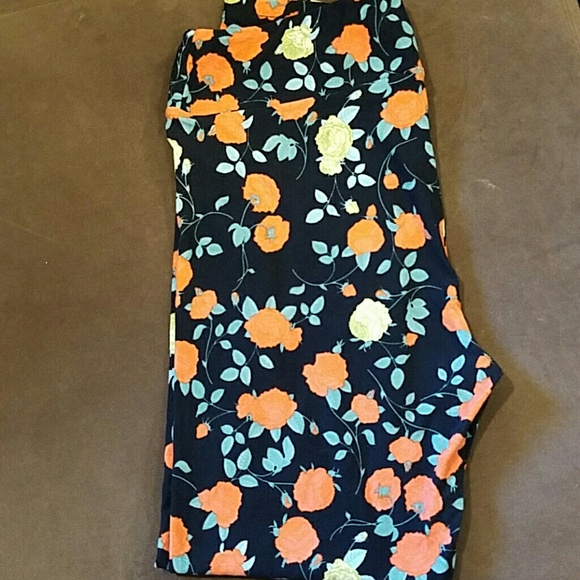 LuLaRoe Black with Orange Roses