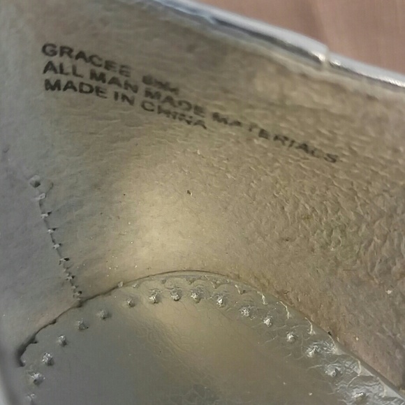 RAMPAGE Peep Toe Silver Heels Size 8MM - Picture 3 of 4