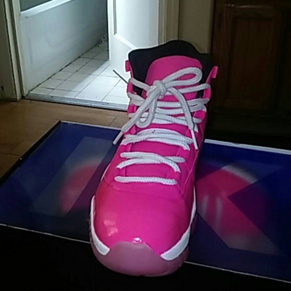custom pink jordan 11