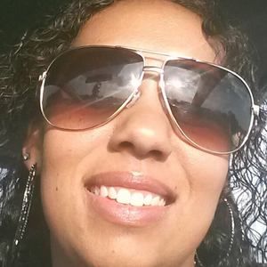 Meet your Posher, Adrienne