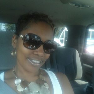 Meet your Posher, Ebony