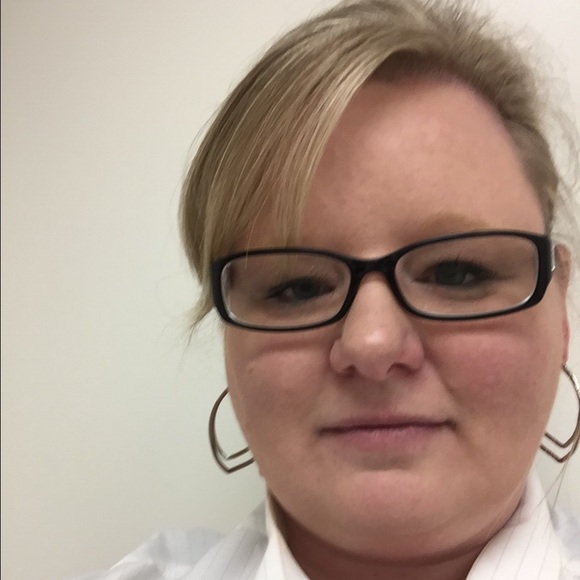 Meet your Posher, Caroline