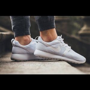 Women's Nike Roshe - One Hyper Breathe