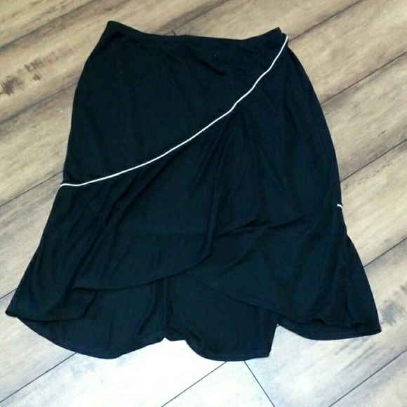 New York & Co skirt. Medium. Black ECU - Picture 2 of 3