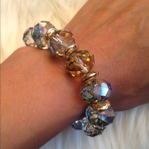 Stunning iridescent glass bead stretch bracelet
