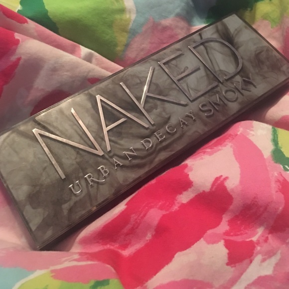 NAKED SMOKY