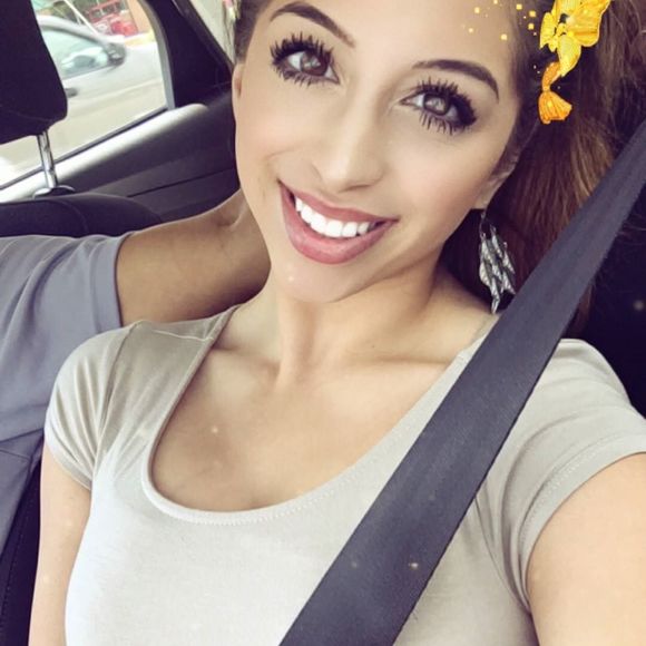 Meet your Posher, Julia - Picture 1 of 1