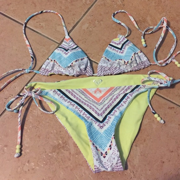 Roxy bikini size medium