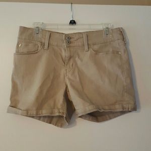 Levi Denizen khaki shorts