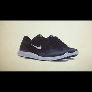 Women's Nike Athletic Shoe - Size 6.5