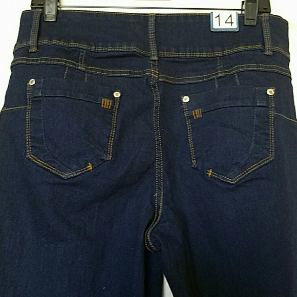 ONLY 1 left!Plus Size dk blue stretch denim jeans - Picture 3 of 3