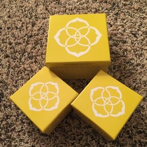 Kendra Scott boxes