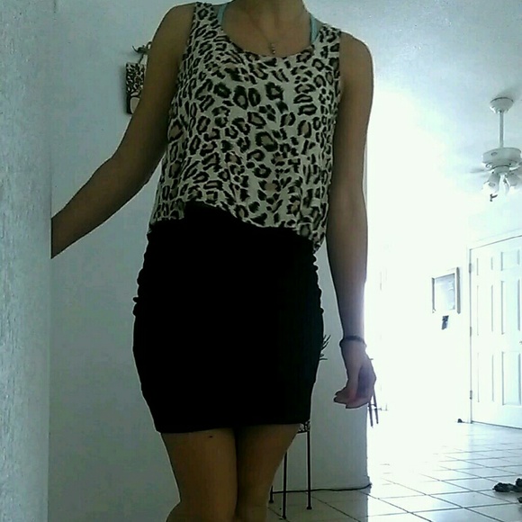 LA Hearts Leopard Print Cutout Top - Picture 2 of 3