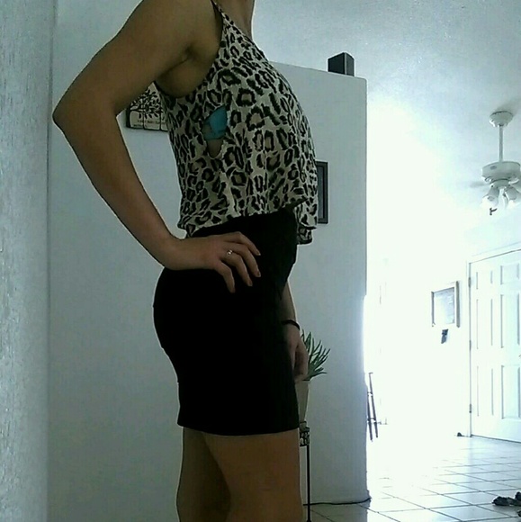 LA Hearts Leopard Print Cutout Top - Picture 3 of 3