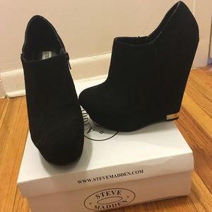 Steve Madden Hearo Bootie!