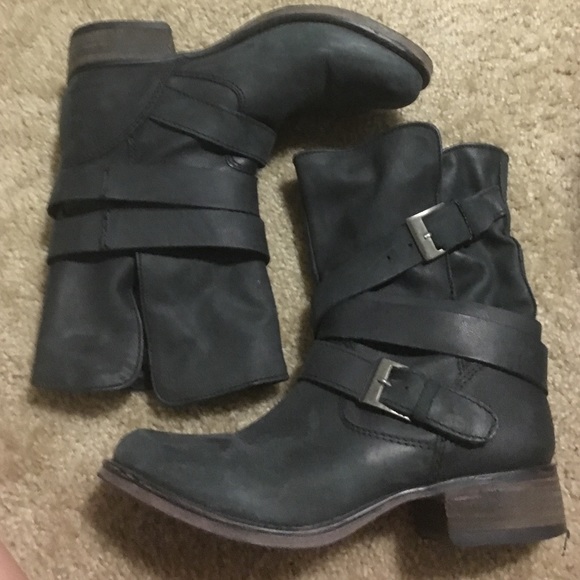 Steve Madden Buckle Mid high boots