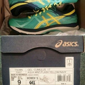 Gel Athletic Shoes