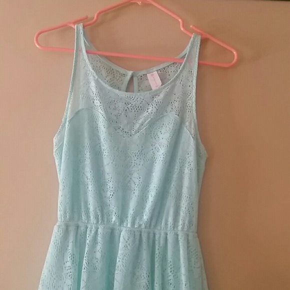 Dress - Picture 3 of 4