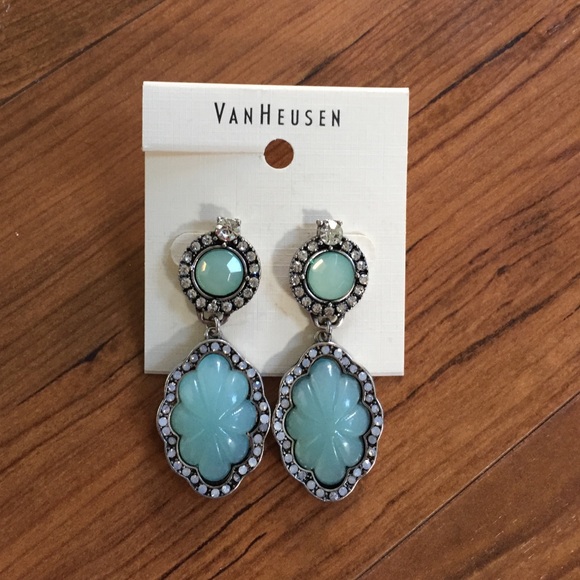 ✨Sale✨Van Heusen Statement Earrings