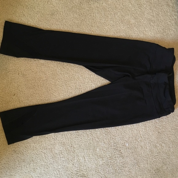 Lululemon Inspire Crop