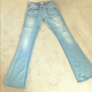True religion flare jeans in light wash!