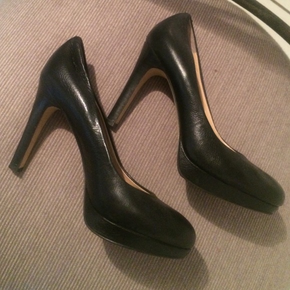 Black banana republic heels